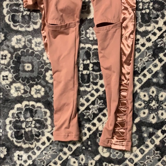 Mauve Pink Puma workout pants - Picture 3 of 4